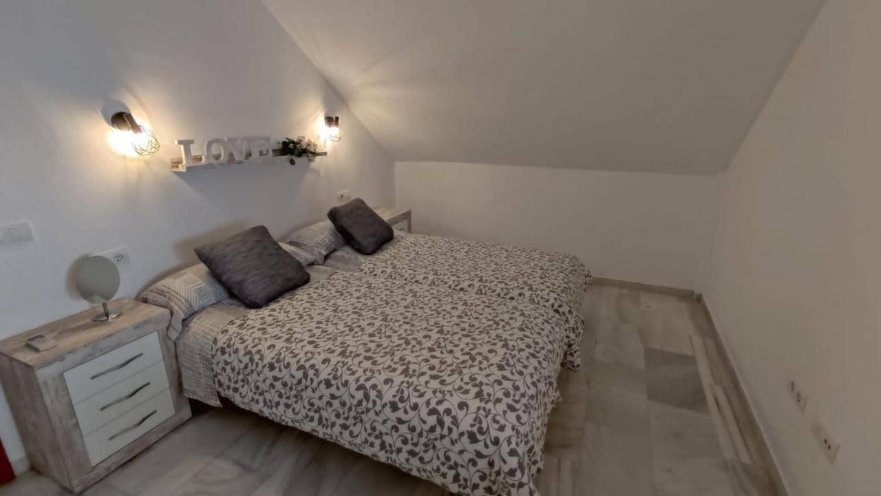 Apartamentos La Casa De Bebita フエンヒロラ エクステリア 写真