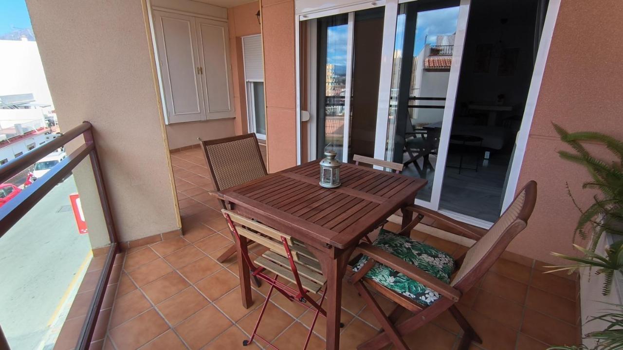 Apartamentos La Casa De Bebita フエンヒロラ エクステリア 写真